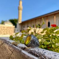 Gümüş Tasarım Kehribar Taşlı Mim Bileklik
