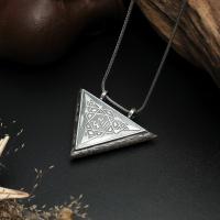 Gümüş Allah yazılı cevşen trend özel işlemeli üçgen model muska kolye takı
